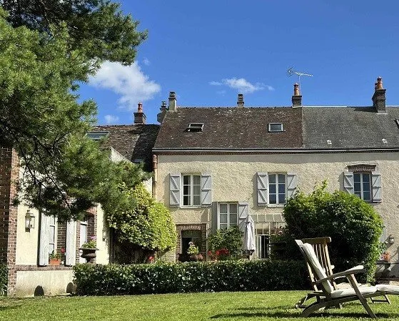 CHERISY - 10 minutes de HOUDAN - Maison Bourgeoise du XIXème