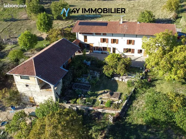 Maison 8 pièces 226 m²