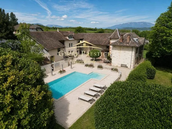 Villa 12 pièces 388 m²