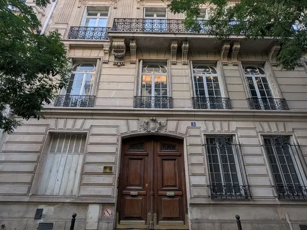 Chambre de service 7m² - 3 rue Georges Berger, Paris 17e