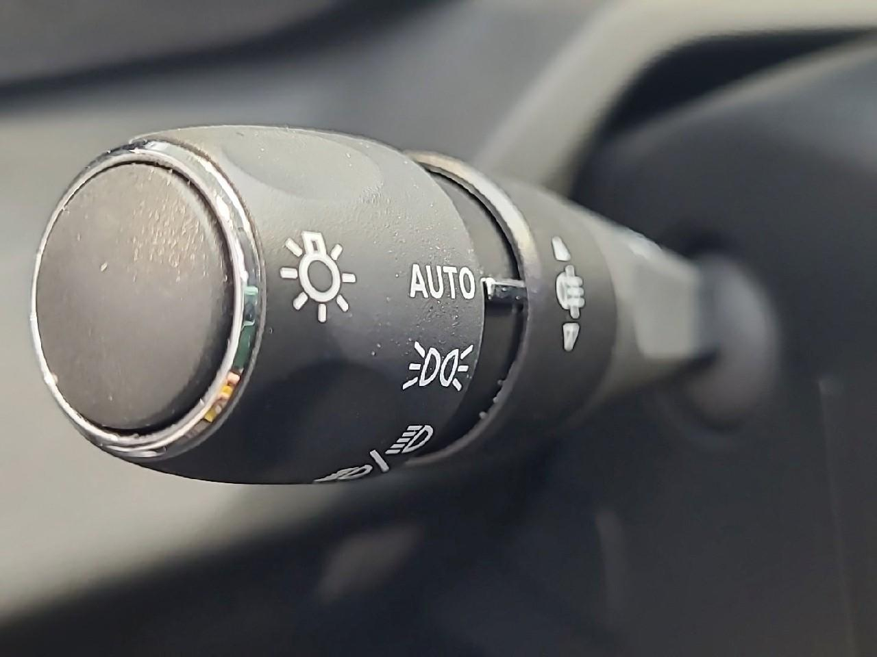 Peugeot 308 sw hybrid 136 e-dcs6 allure — photo 23