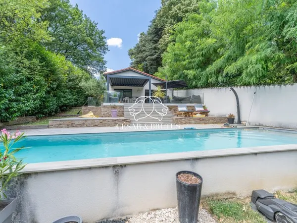 Maison d'exception de 300 m² avec vue sur le lac de Miribel