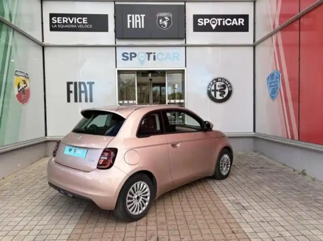 Fiat 500 e 118ch my23 — photo 4