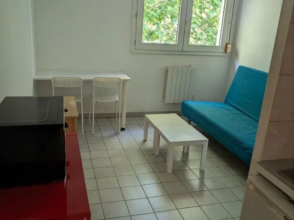 Location meublé studio face gare de grenoble