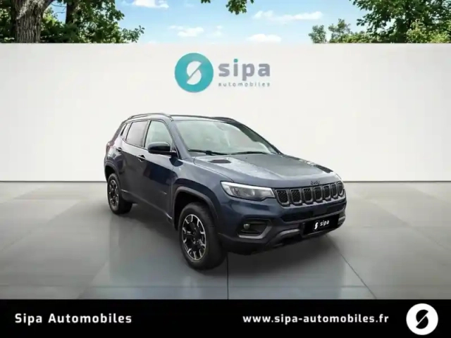 Jeep Compass 1.3 phev t4 240 ch 4xe eawd — photo 7