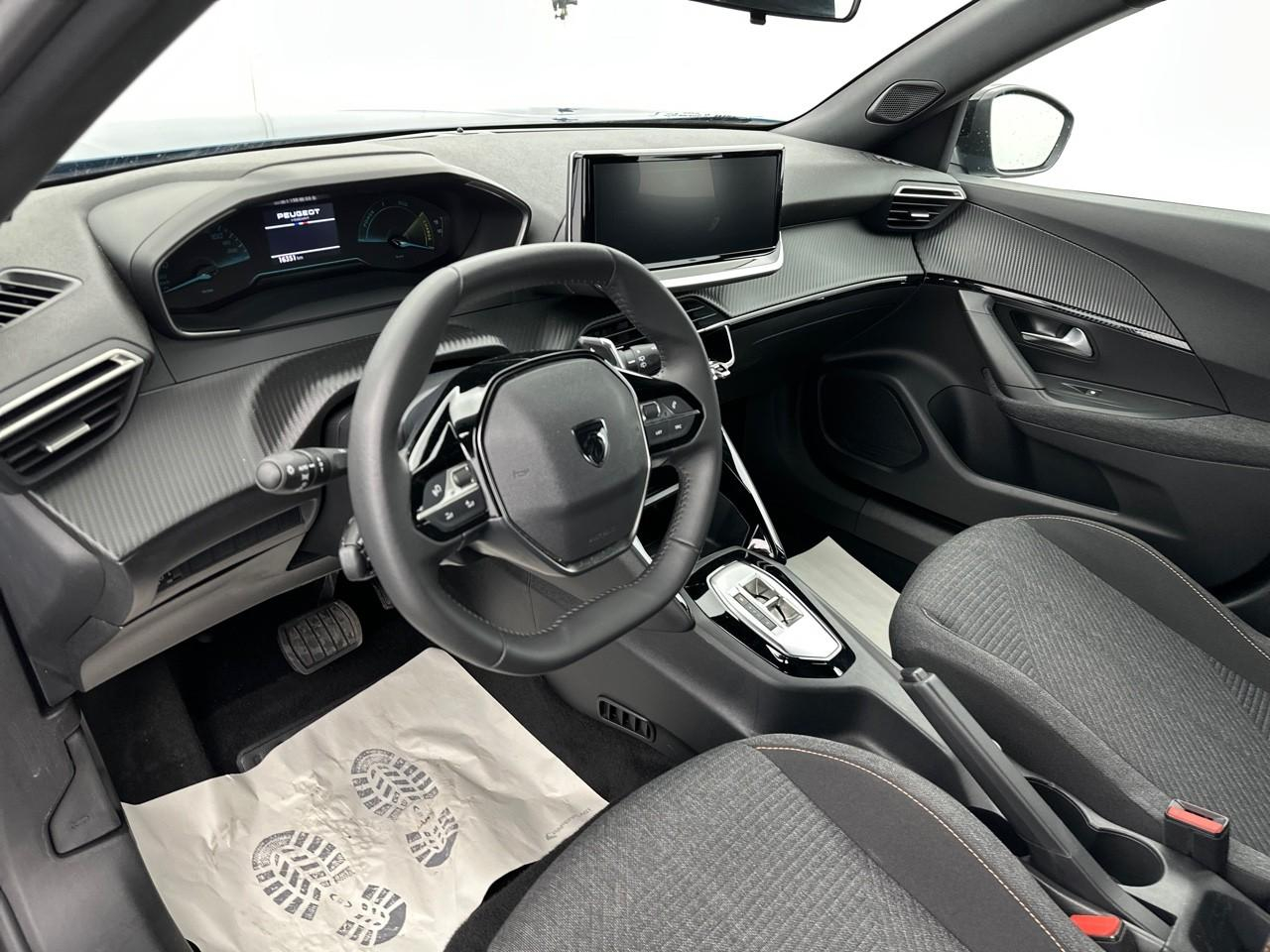 Peugeot 2008 hybrid 145 e-dcs6 style — photo 12
