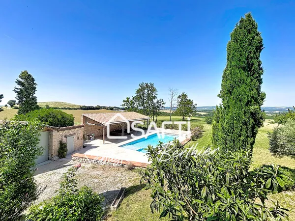 PROPRIÉTÉ DE CARACTÈRE - 400M² - PISCINE - TERRAIN DE 7 500 M²