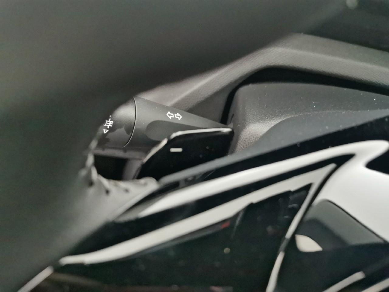 Peugeot 308 sw hybrid 145 e-dcs6 style — photo 39