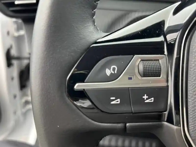 Peugeot 208 puretech 75 s&amp;s bvm5 — photo 72