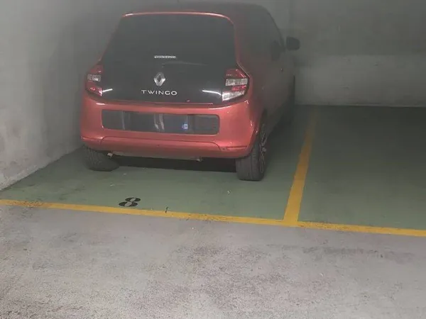 Parking 12 m²