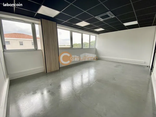 Bureaux 65 m²