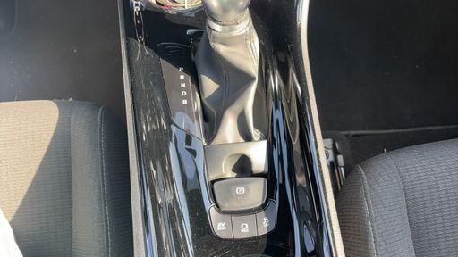 Toyota C-HR 1.8 VVT-i 122  Hybride 2WD CVT - Design – 2019 – 70409 km – Hybride essence – Boîte Automatique — photo 13