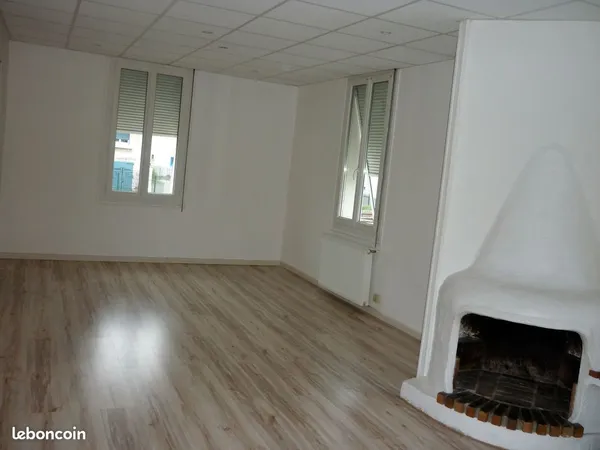 T4 rénové dans maison proche banlieue de TARBES