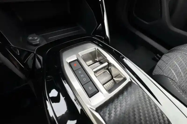 Peugeot 2008 electrique 54 kwh 156 ch — photo 21