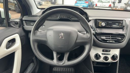 Peugeot 208 1.2 PureTech 68 - Like – 2015 – 73192 km – Essence – Boîte Manuelle — photo 29