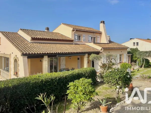 Maison 9 pièces 220 m²