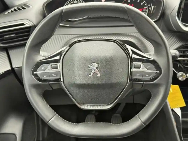 Peugeot 208 puretech 75 s&amp;s bvm5 style — photo 12