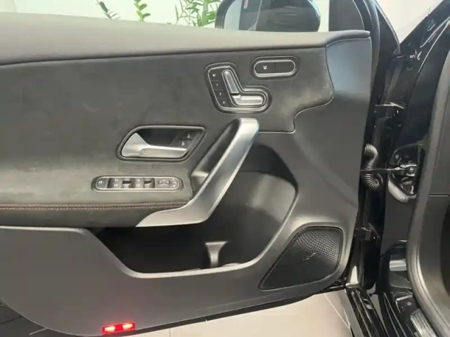 Mercedes Classe A 200 d amg line — photo 13