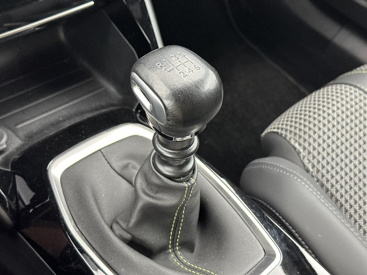 Peugeot 2008 puretech 130 s&s bvm6 gt — photo 31