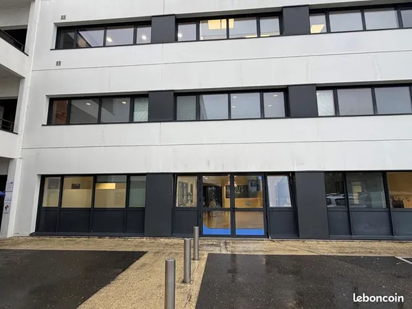 Bureaux 822 m²