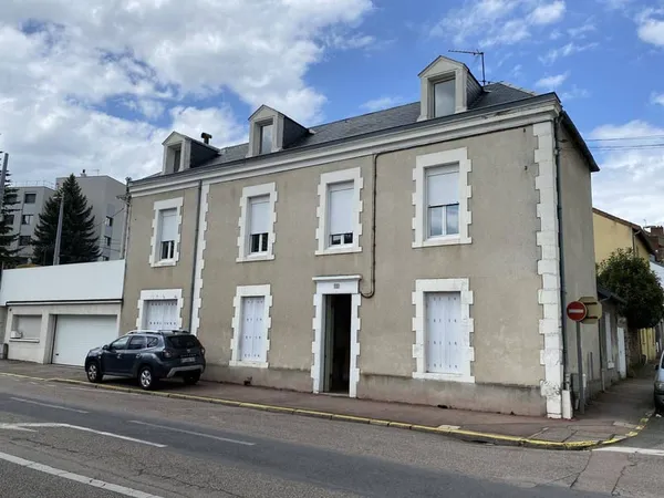 Maison 8 pièces 250 m²
