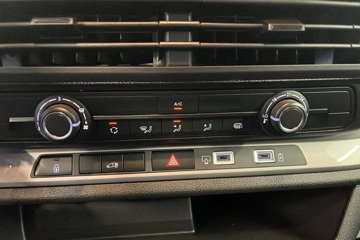 Peugeot Expert Fourgon — photo 15