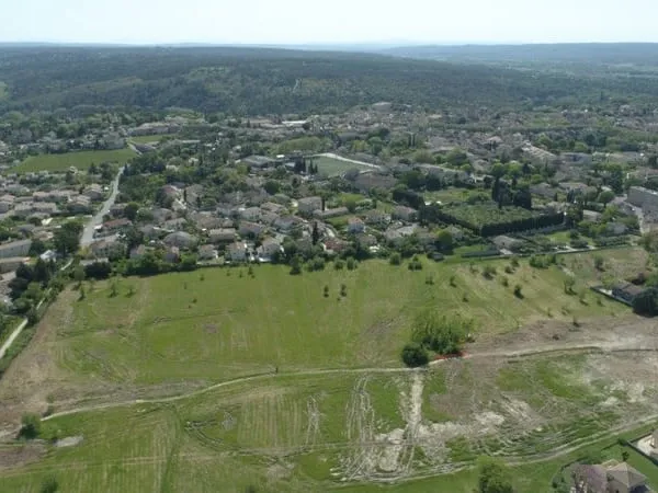 Terrain 400 m²