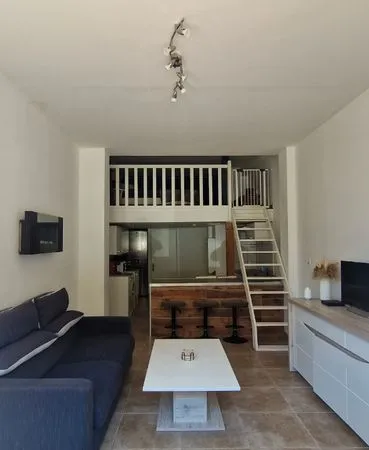 F1/Studio 35m2 Mezzanine Loretto 780 Tout compris ( Charges Copro Edf & eau & internet) Année Scolai