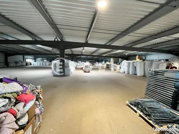 Local d'activité 2 528 m²