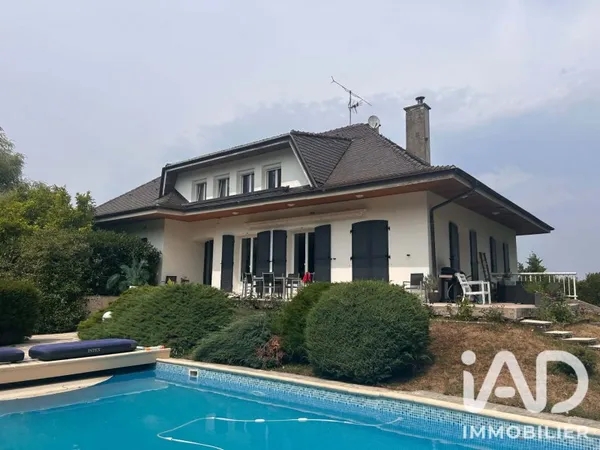 Maison 11 pièces 315 m²