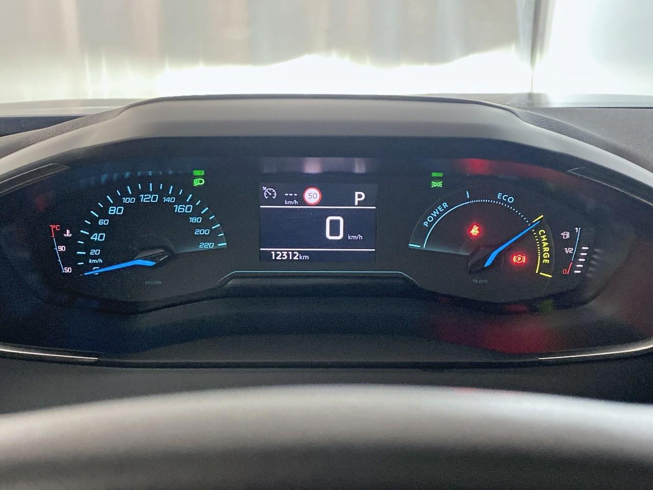 Peugeot 2008 hybrid 136 e-dcs6 style — photo 14