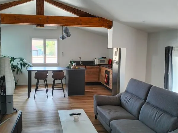 Maison 90m2 avec grand garage et cour