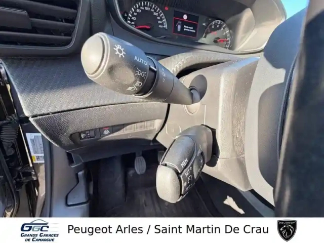 Peugeot 2008 puretech 130 s&amp;s bvm6 — photo 33