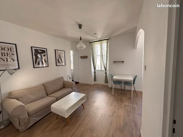 🌟 Quartier prisé Saint-Victor - T2 meublé, refait à neuf, climatisé et lumineux - à 2 min du Vieux-P