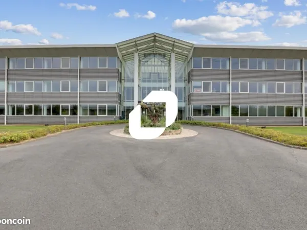 Bureau 810 m²