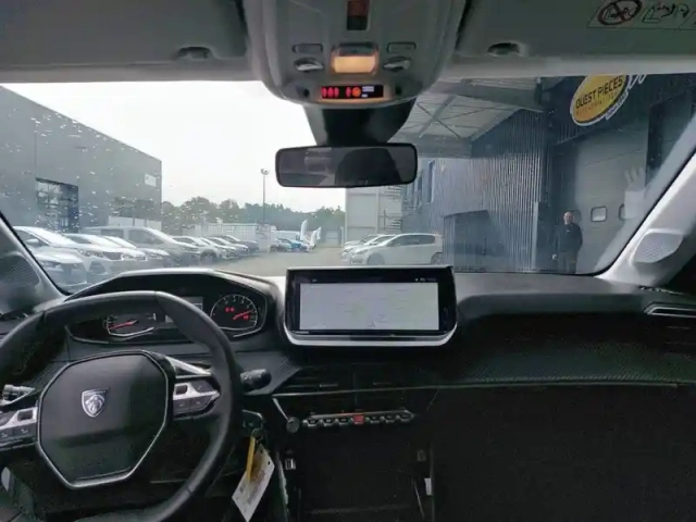 Peugeot 208 puretech 75 s&amp;s bvm5 — photo 30