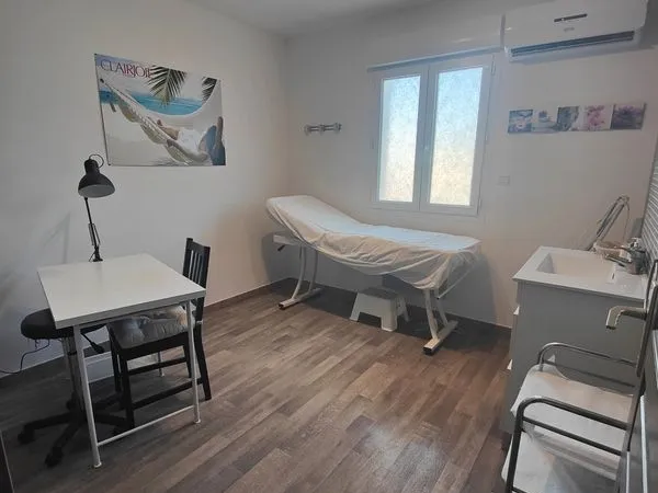Cabine/bureau de travail à louer