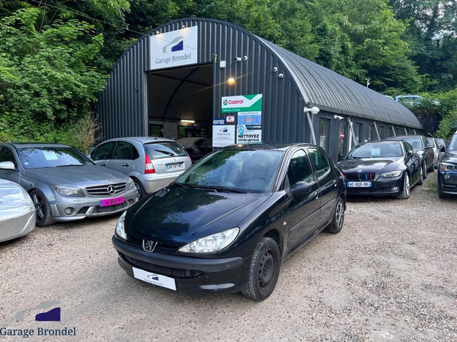 Peugeot 206 occasion - Essence - 2004 - 190 000 km - 3 400 € - Sathonay-Camp (Rhône) 992786245195