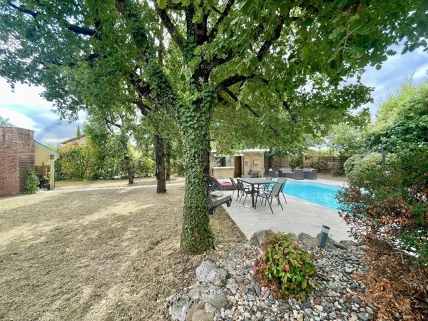 MAISON LA SALVETAT ST GILLES - 6 pièce(s) - 143.8 m2