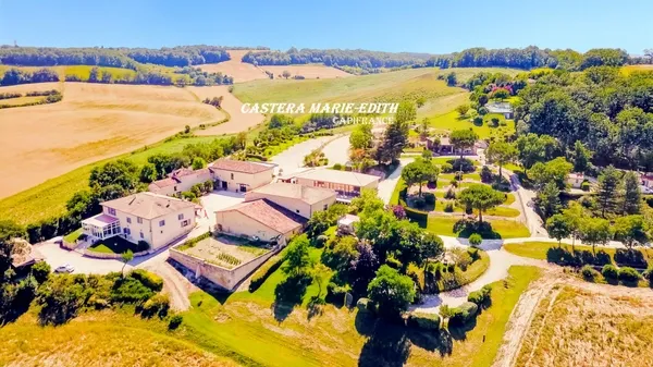 Propriété 33 pièces 387 m²