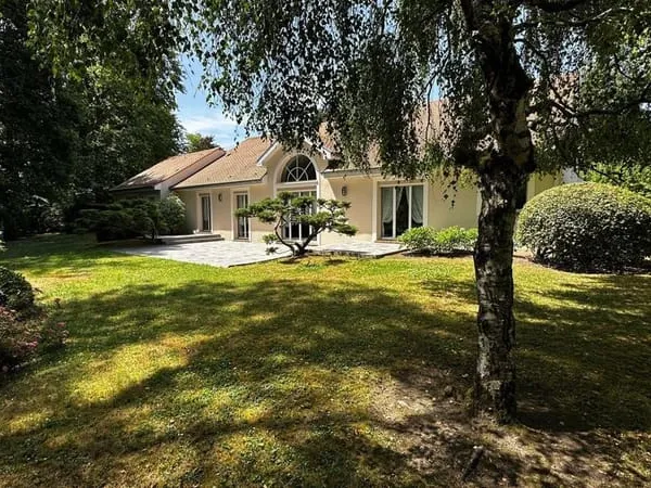 Ranch de plain-pied de près de 300 m² sur 2500 m2 de terrain