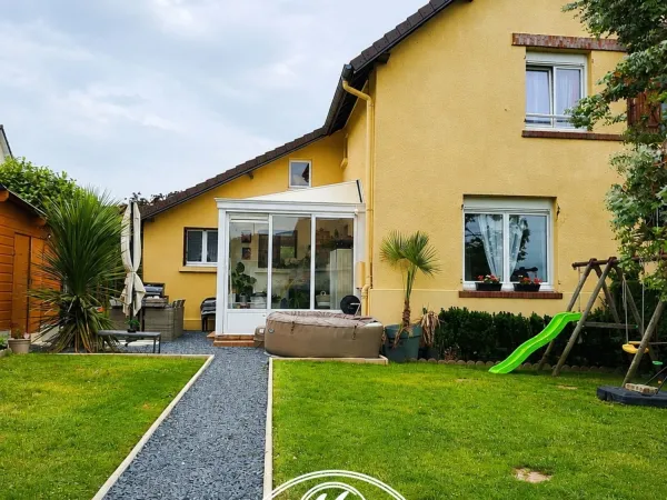 PORT-JÉRÔME-SUR-SEINE (76330) - Maison familiale 3 chambres avec véranda, jardin, garage et dépendan