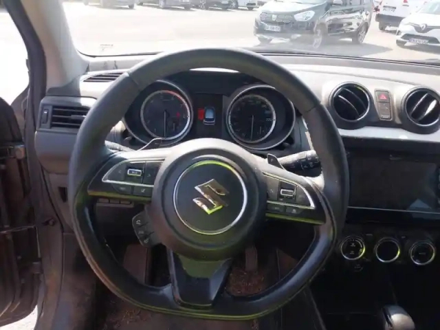Suzuki Swift 1.0 boosterjet auto — photo 21
