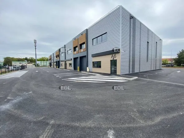 Local d'activité 292 m²