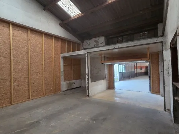 Local - garage - espace de stockage sécurisé