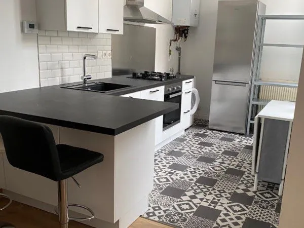 2 pièces.43 m2. Dijon 21000 Quartier Bourroche Port du Canal -Valendon