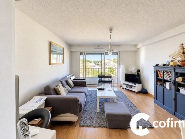 Appartement T2 + parking et cave - 54.50 m² - Lourdes vue chate