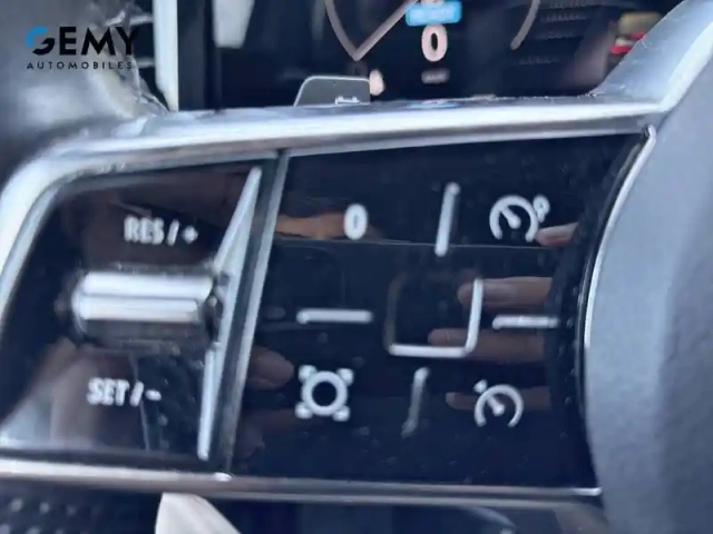 Renault Megane e-tech ev60 220 ch super charge — photo 18