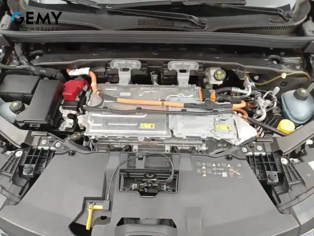 Renault Megane e-tech ev60 220 ch optimum charge — photo 12