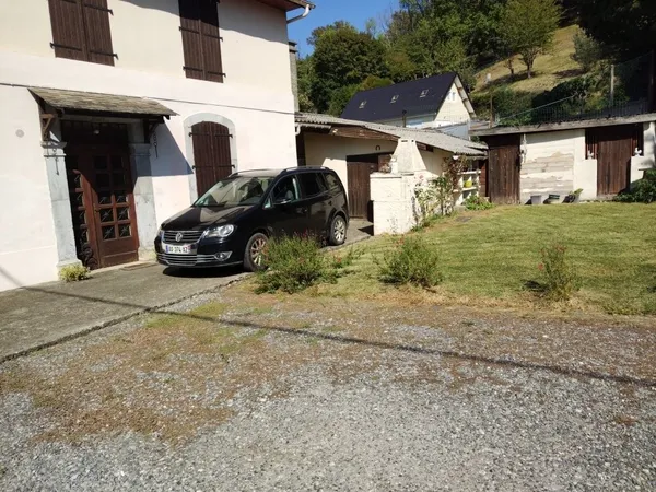 Maison spacieuse à Adé (65100)